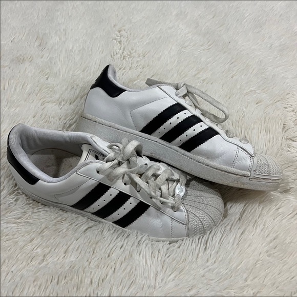 adidas Shoes - Adidas white and black 3 stripe shoe size 7.5